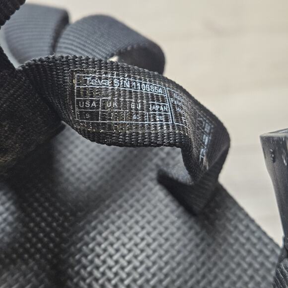 Teva Hiking Sandals Dorado Black Strappy Womens Sz 9 Adjustable 1106854 - Picture 4 of 5